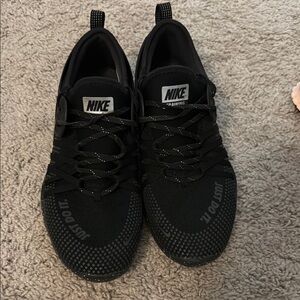 Nike Black Athletic Shoes with Breathable Mesh